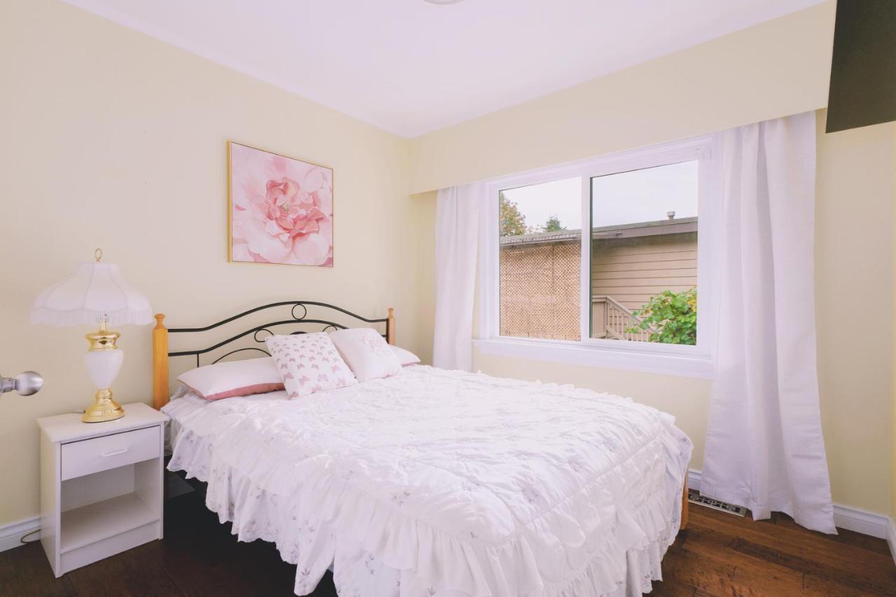 Lovely 3 Bedroom Port Moody Spacious Home 6 People Free Parking ภายนอก รูปภาพ