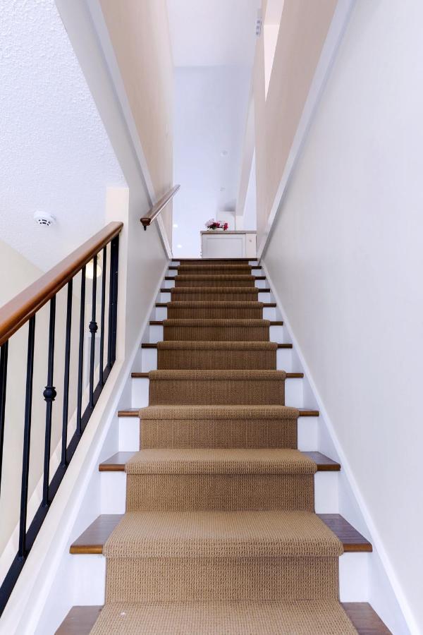 Lovely 3 Bedroom Port Moody Spacious Home 6 People Free Parking ภายนอก รูปภาพ